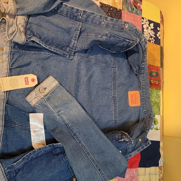 LEVI'S 2 Tone Kid's Denim Jacket! BNWT!